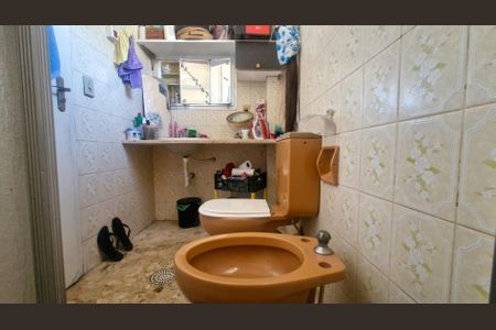 Casa à venda com 113m², 2 quartos e 2 vagas Casa à venda com 113m², 2 quartos e 2 vagasBanheiro da suíte