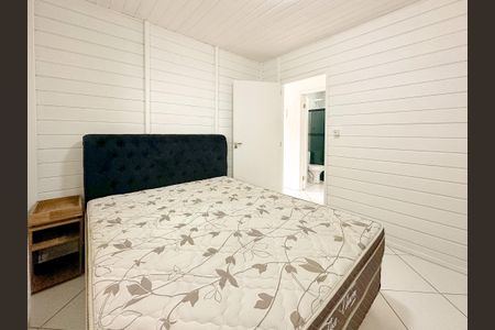 Quarto 1 de casa para alugar com 2 quartos, 140m² em Santinho, Florianópolis