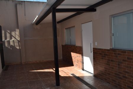 Casa para alugar com 1m², 2 quartos e sem vagaQuintal