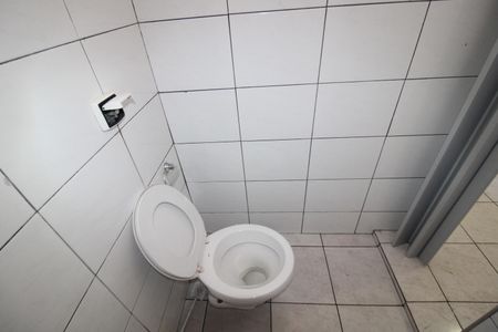 Banheiro de apartamento para alugar com 1 quarto, 38m² em Parque Peruche, São Paulo