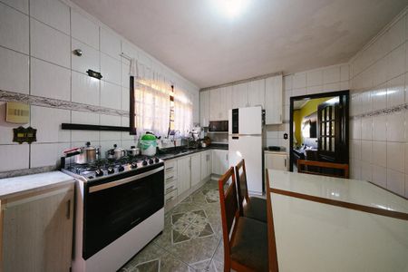 Casa à venda com 125m², 2 quartos e 2 vagas Casa à venda com 125m², 2 quartos e 2 vagasCozinha