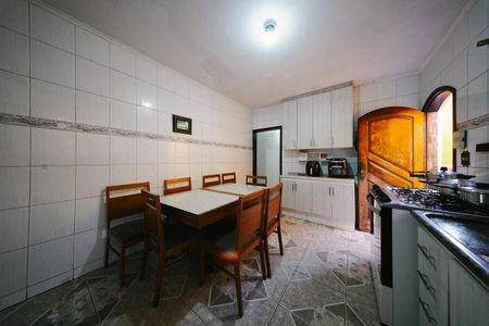Casa à venda com 125m², 2 quartos e 2 vagas Casa à venda com 125m², 2 quartos e 2 vagasCozinha