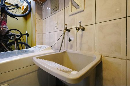 Casa à venda com 125m², 2 quartos e 2 vagas Casa à venda com 125m², 2 quartos e 2 vagasÁrea de Serviço