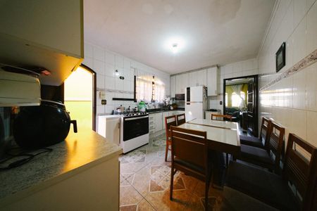 Casa à venda com 125m², 2 quartos e 2 vagas Casa à venda com 125m², 2 quartos e 2 vagasCozinha