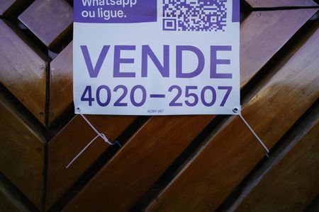 Casa à venda com 125m², 2 quartos e 2 vagas Casa à venda com 125m², 2 quartos e 2 vagasPlaquinha
