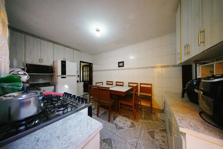 Casa à venda com 125m², 2 quartos e 2 vagas Casa à venda com 125m², 2 quartos e 2 vagasCozinha