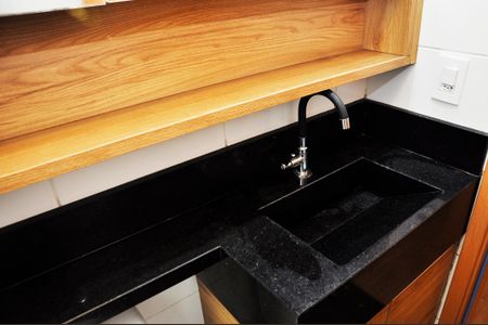 Apartamento para alugar com 44m², 2 quartos e 1 vagaDetalhe - Banheiro Social