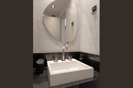 Studio para alugar com 37m², 1 quarto e 1 vaga Studio para alugar com 37m², 1 quarto e 1 vagaBanheiro social
