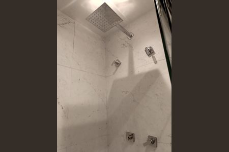 Studio para alugar com 37m², 1 quarto e 1 vaga Studio para alugar com 37m², 1 quarto e 1 vagaBanheiro social