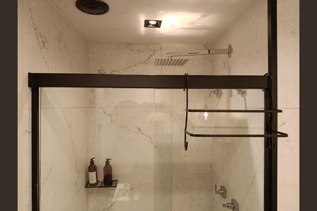 Studio para alugar com 37m², 1 quarto e 1 vaga Studio para alugar com 37m², 1 quarto e 1 vagaBanheiro social