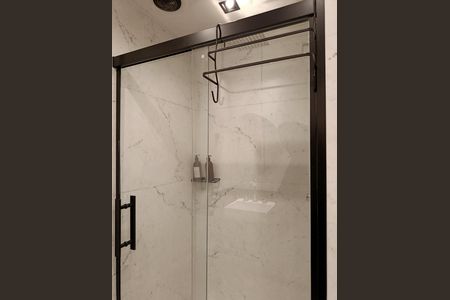 Studio para alugar com 37m², 1 quarto e 1 vaga Studio para alugar com 37m², 1 quarto e 1 vagaBanheiro social