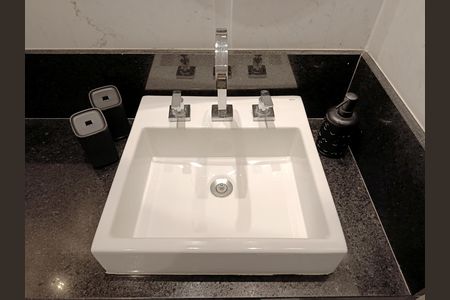 Studio para alugar com 37m², 1 quarto e 1 vaga Studio para alugar com 37m², 1 quarto e 1 vagaBanheiro social