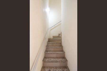 Apartamento à venda com 147m², 3 quartos e 2 vagas Apartamento à venda com 147m², 3 quartos e 2 vagasEscada