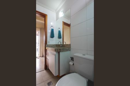 Apartamento à venda com 147m², 3 quartos e 2 vagas Apartamento à venda com 147m², 3 quartos e 2 vagasBanheiro Social 2
