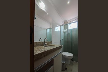 Apartamento à venda com 147m², 3 quartos e 2 vagas Apartamento à venda com 147m², 3 quartos e 2 vagasBanheiro Social 1