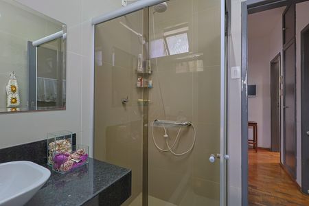 Casa à venda com 229m², 4 quartos e 3 vagas