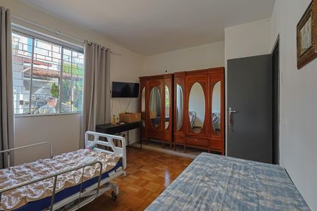 Casa à venda com 229m², 4 quartos e 3 vagas