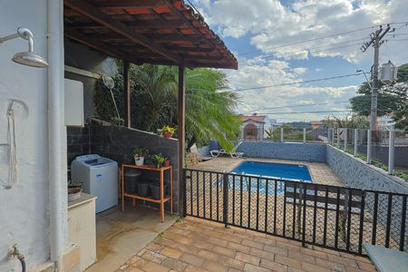 Casa à venda com 229m², 4 quartos e 3 vagas