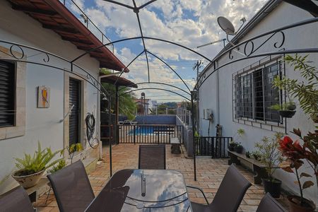 Casa à venda com 229m², 4 quartos e 3 vagas