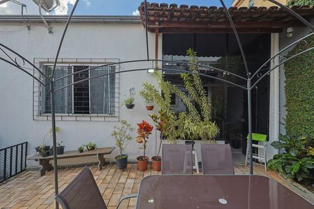 Casa à venda com 229m², 4 quartos e 3 vagas