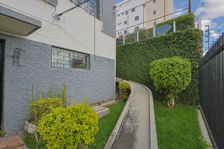 Casa à venda com 229m², 4 quartos e 3 vagas