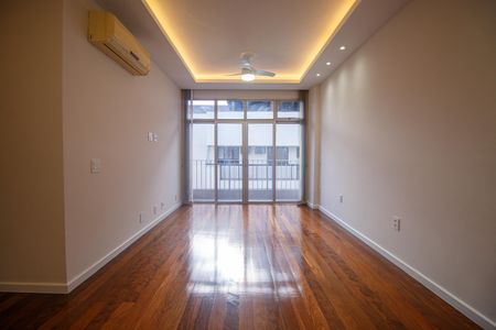 Sala de apartamento para alugar com 3 quartos, 77m² em Tijuca, Rio de Janeiro