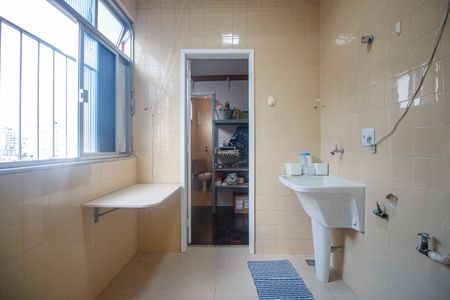 Apartamento para alugar com 77m², 3 quartos e 1 vagaÁrea de Serviço