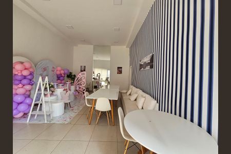Apartamento para alugar com 37m², 2 quartos e sem vagaÁrea comum - Salão de festas