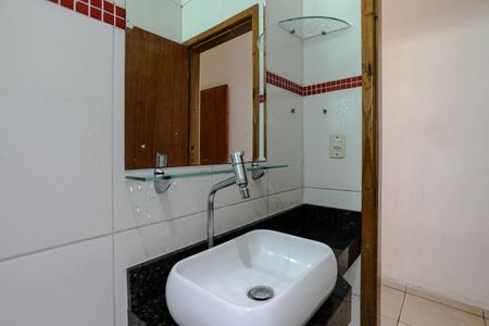 Casa para alugar com 75m², 2 quartos e 4 vagasBanheiro - Quarto 2 - Suíte