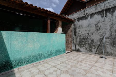 Casa para alugar com 75m², 2 quartos e 4 vagasQuintal