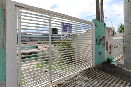 Casa para alugar com 75m², 2 quartos e 4 vagasFachada