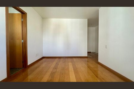 Apartamento à venda com 140m², 4 quartos e 3 vagas Apartamento à venda com 140m², 4 quartos e 3 vagasQuarto