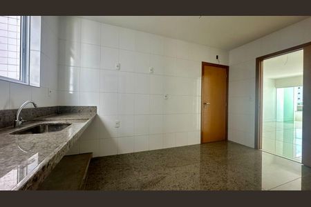 Apartamento à venda com 140m², 4 quartos e 3 vagas Apartamento à venda com 140m², 4 quartos e 3 vagasCozinha