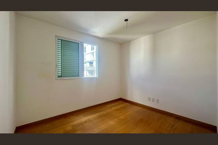 Apartamento à venda com 140m², 4 quartos e 3 vagas Apartamento à venda com 140m², 4 quartos e 3 vagasQuarto