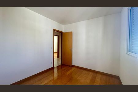 Apartamento à venda com 140m², 4 quartos e 3 vagas Apartamento à venda com 140m², 4 quartos e 3 vagasQuarto