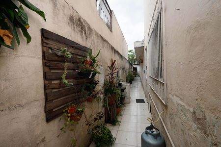 Casa à venda com 250m², 4 quartos e 2 vagasCorredor