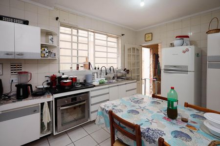Casa à venda com 250m², 4 quartos e 2 vagasCozinha 