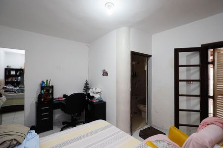 Casa à venda com 250m², 4 quartos e 2 vagasSuíte 