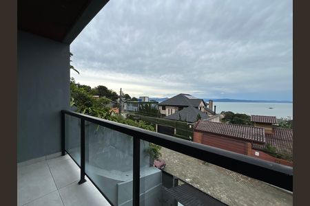 Casa para alugar com 150m², 2 quartos e 1 vaga Casa para alugar com 150m², 2 quartos e 1 vagaVaranda