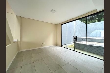 Sala de casa para alugar com 2 quartos, 150m² em Centro, Florianópolis