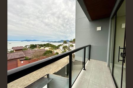 Casa para alugar com 150m², 2 quartos e 1 vaga Casa para alugar com 150m², 2 quartos e 1 vagaVaranda