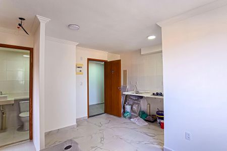 Sala de apartamento para alugar com 2 quartos, 40m² em Del Castilho, Rio de Janeiro