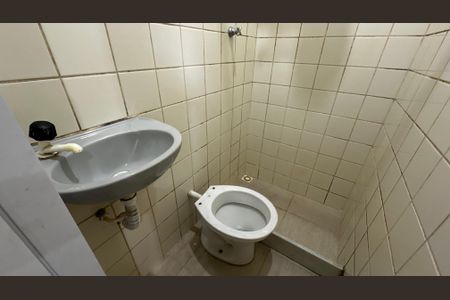 Banheiro  de apartamento para alugar com 1 quarto, 38m² em Vargem Grande, Rio de Janeiro