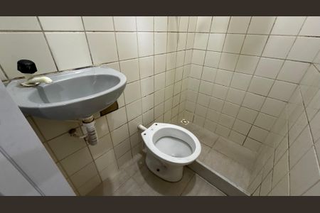 Banheiro  de apartamento para alugar com 1 quarto, 38m² em Vargem Grande, Rio de Janeiro