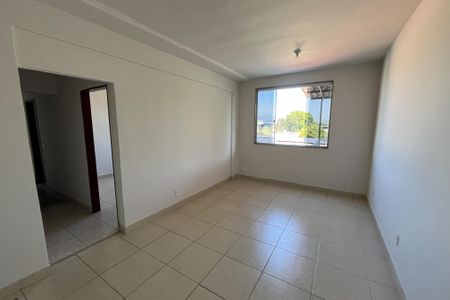 Sala de casa de condomínio para alugar com 2 quartos, 80m² em Parque Boa Vista I, Duque de Caxias