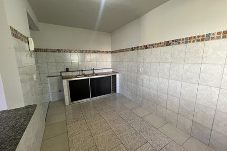 Cozinha de casa de condomínio para alugar com 2 quartos, 80m² em Parque Boa Vista I, Duque de Caxias