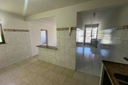 Cozinha de casa de condomínio para alugar com 2 quartos, 80m² em Parque Boa Vista I, Duque de Caxias