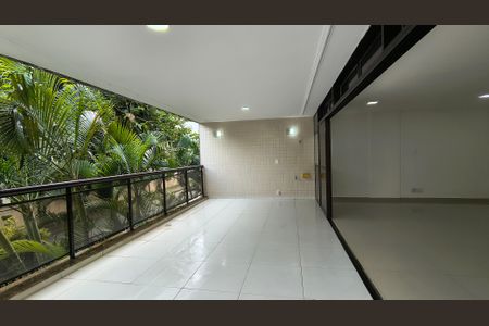 Apartamento à venda com 181m², 3 quartos e 2 vagas Apartamento à venda com 181m², 3 quartos e 2 vagasVaranda