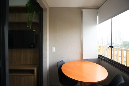 Apartamento à venda com 27m², 1 quarto e sem vaga Apartamento à venda com 27m², 1 quarto e sem vagaVaranda