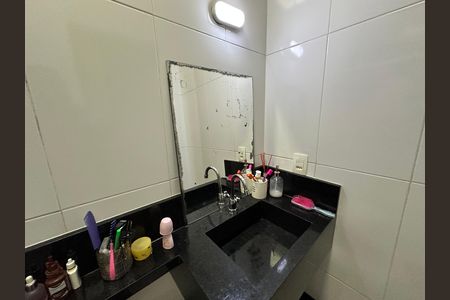 Banheiro da Suíte de casa de condomínio à venda com 2 quartos, 71m² em Chácaras Marco, Barueri